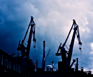 Oil can offer portfolio diversification and a hedge against inflation, yet it remains a high-risk asset due to price volatility, geopolitical tensions and recurrent supply-demand shocks.